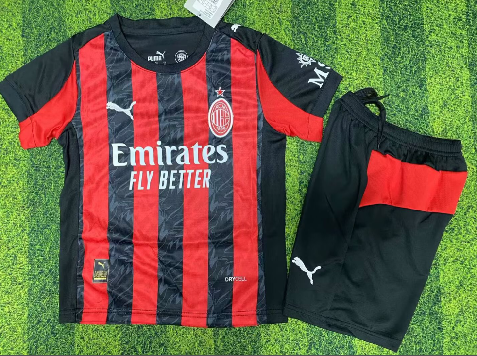 Conjunto Milan 25-26