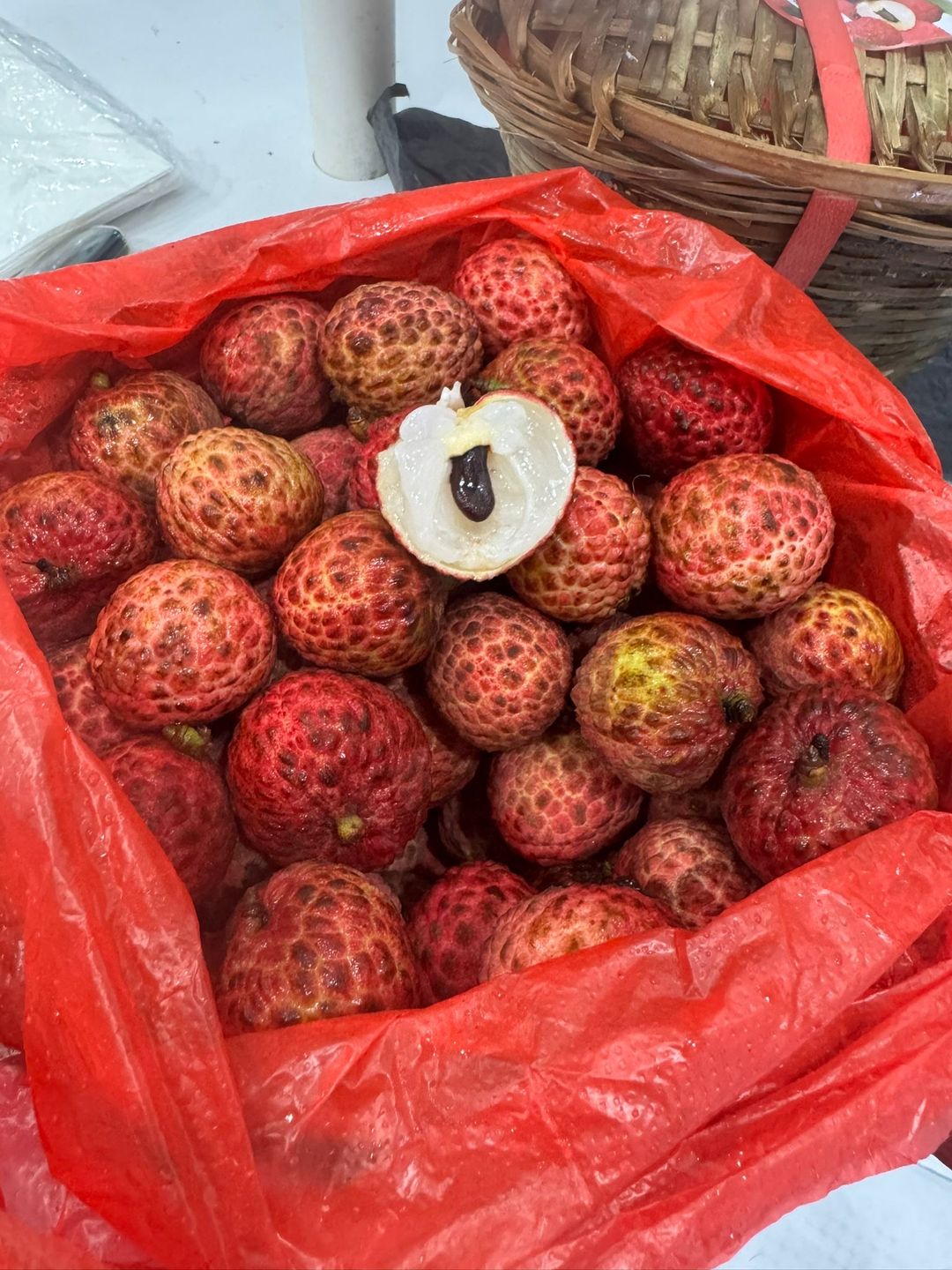 China Lychee ( Lou Mai Chee) 
