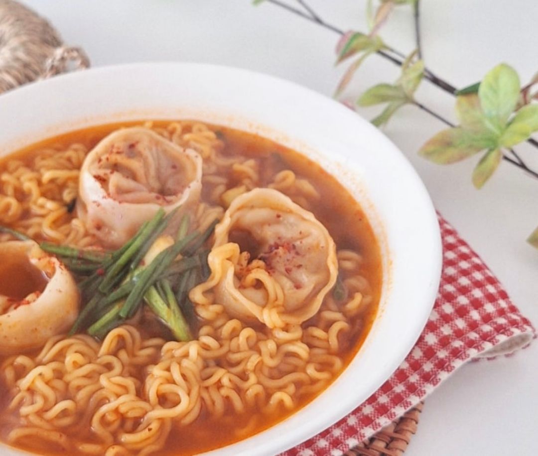 Ramen with Wang Mandu