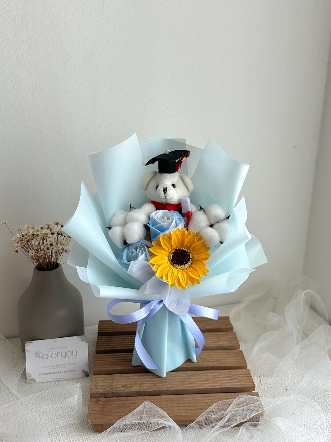 Graduation Bear Mixed Bouquet (Cotton)
