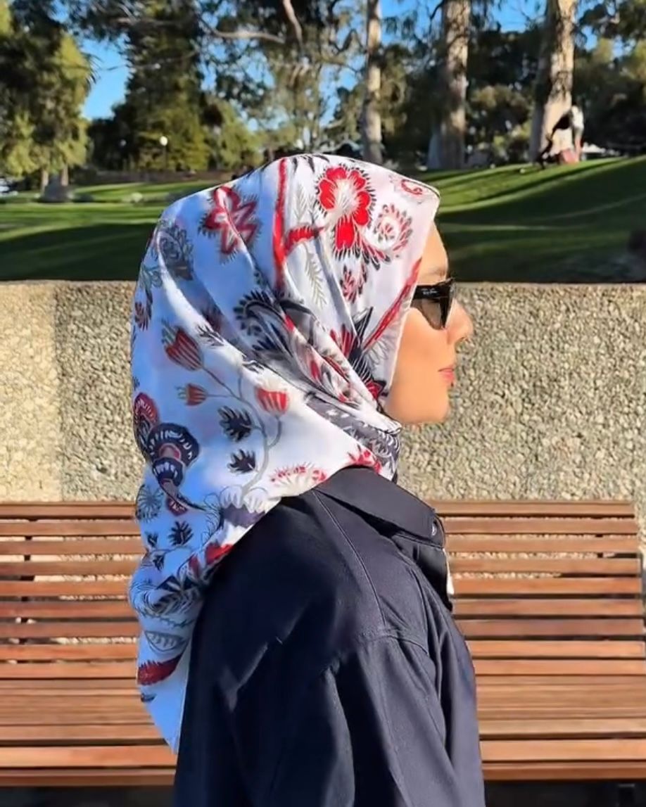 Melora Paisley in Eclat