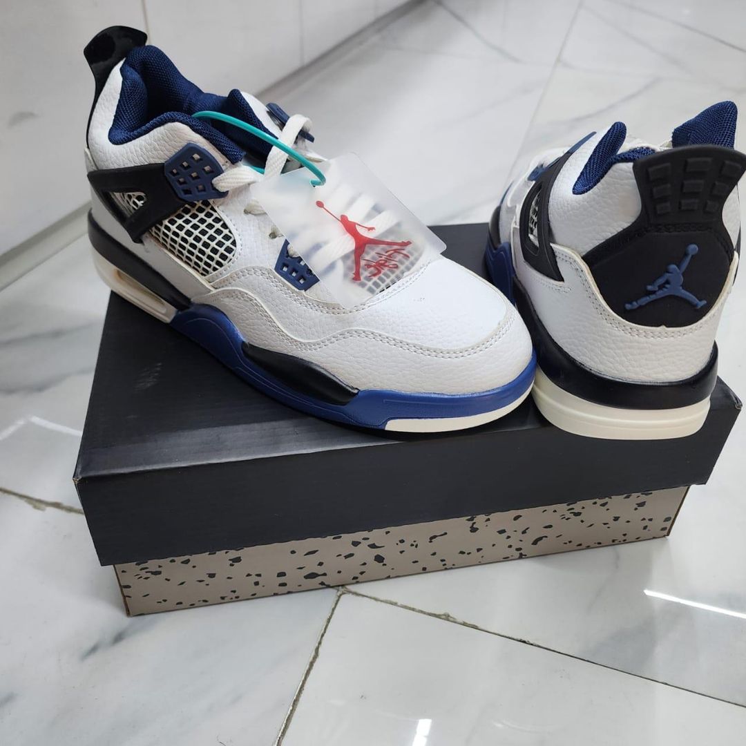 Jordan 4 - white / navy