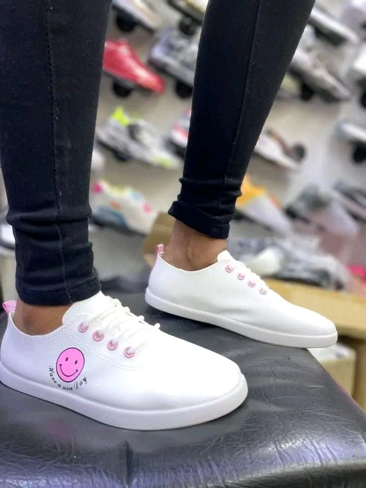 Fluffy sports ladies rubber 