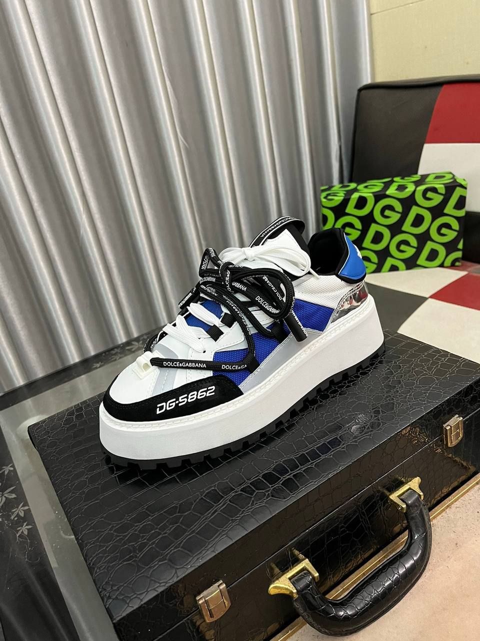 Dolce & Gabbana DG5862 Sneakers - Modern Luxury Footwear for Those with Style  