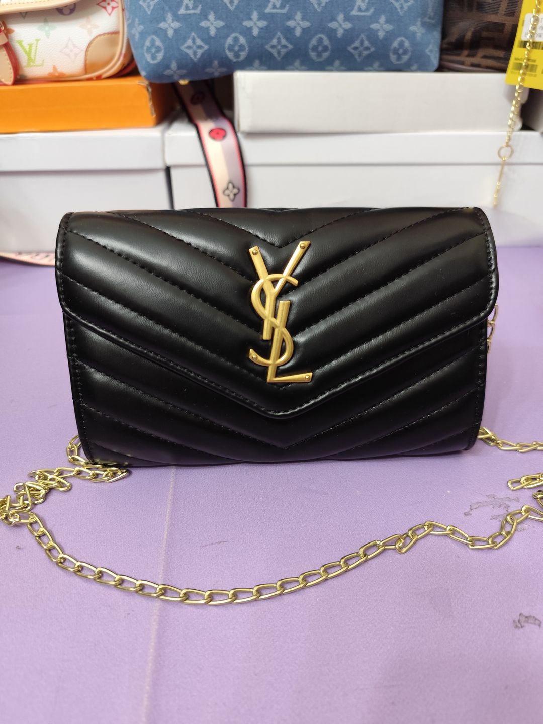Bolsos YSL, color negro
