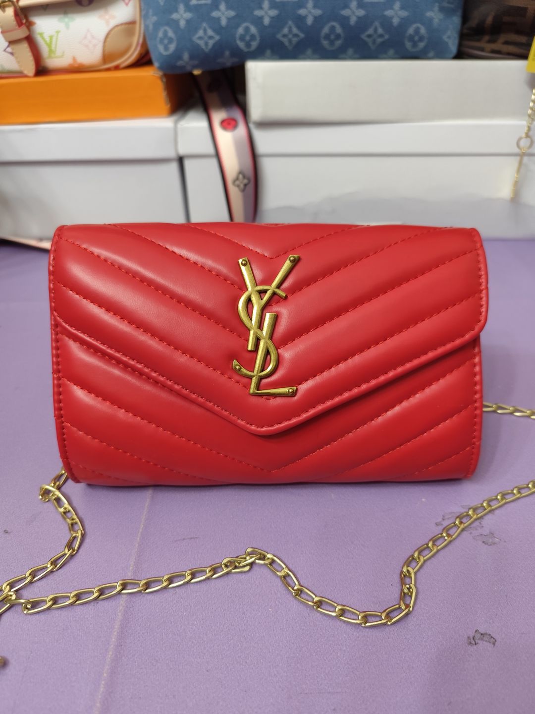Bolsos YSL, color rojo
