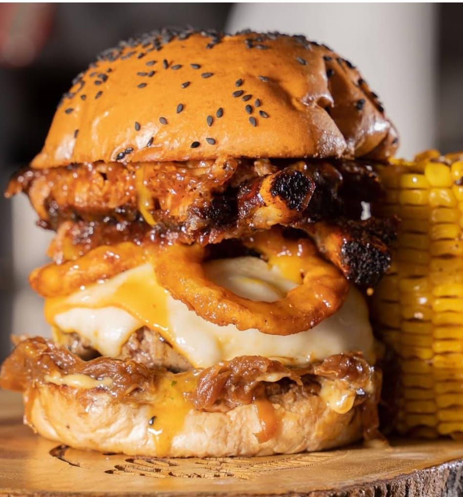 Ribs Burger (con papas fritas)