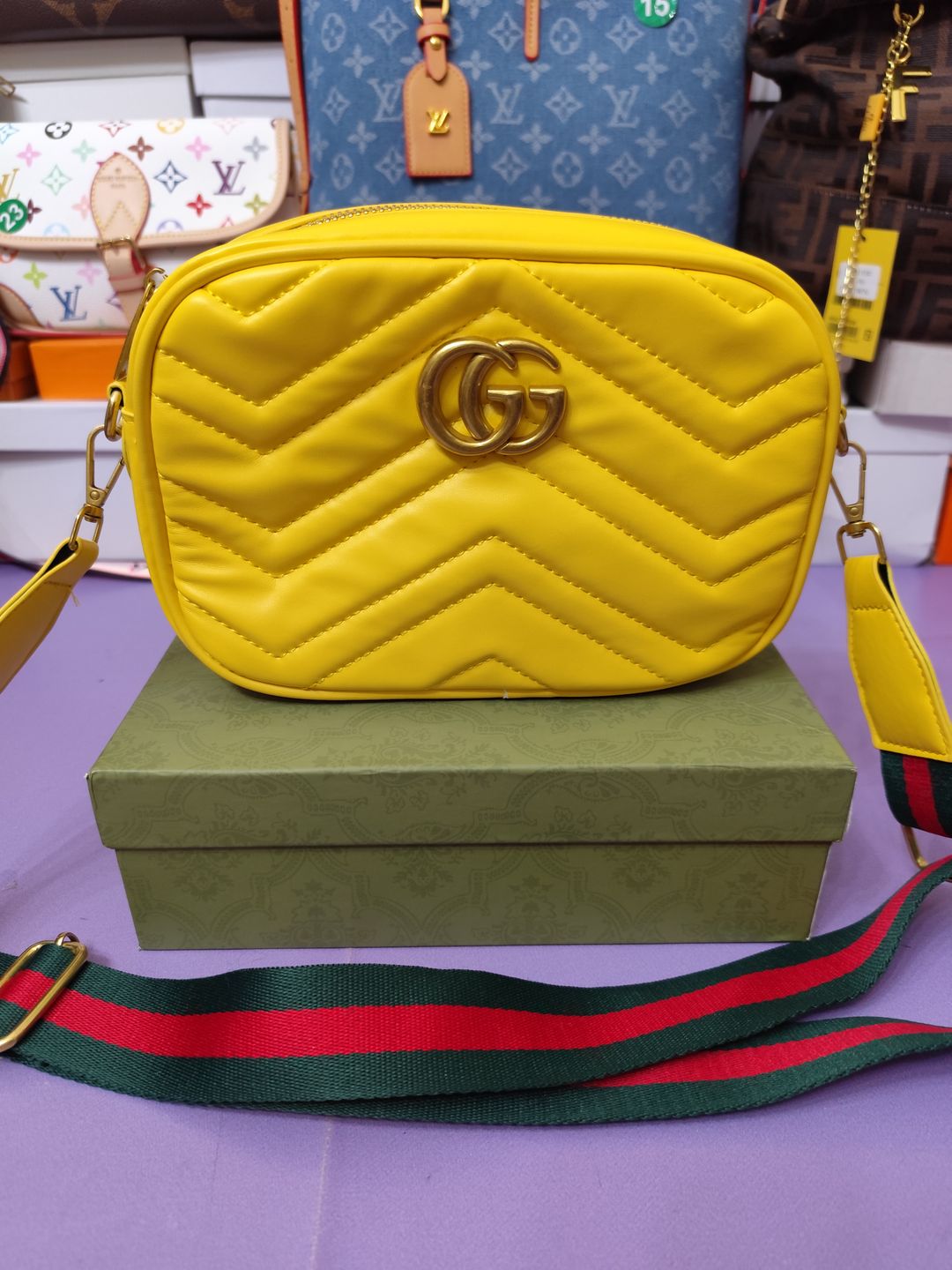 Bolsos GG, color amarillo