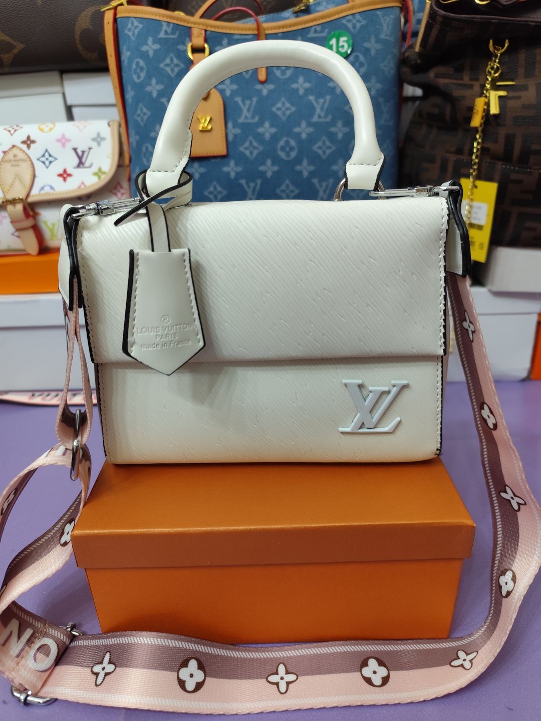 Bolsos LV, color blanco