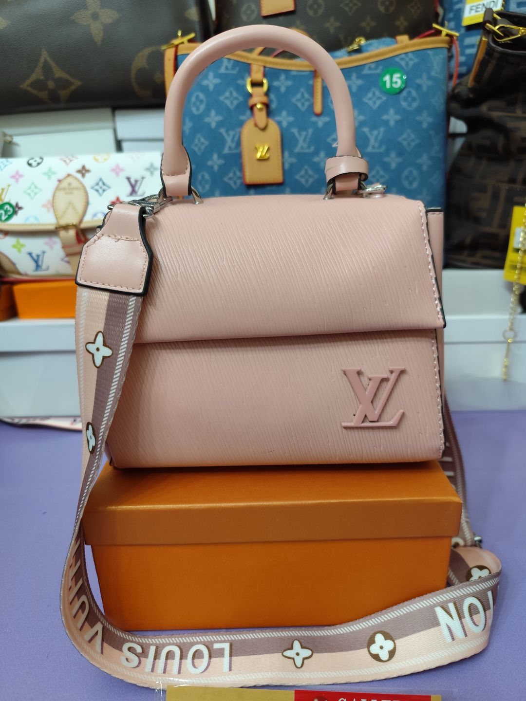 Bolsos LV, color rosa