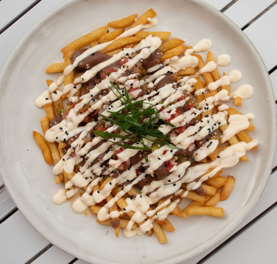 Papas mechadas (“Mechadas” French fries)