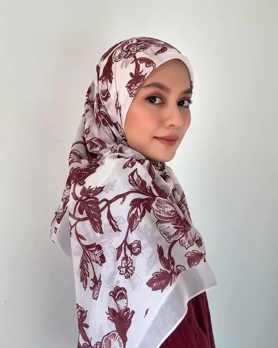 De Jardin in Deep Maroon