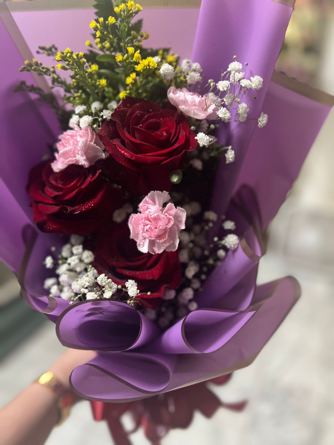 Bouquet-Regular 