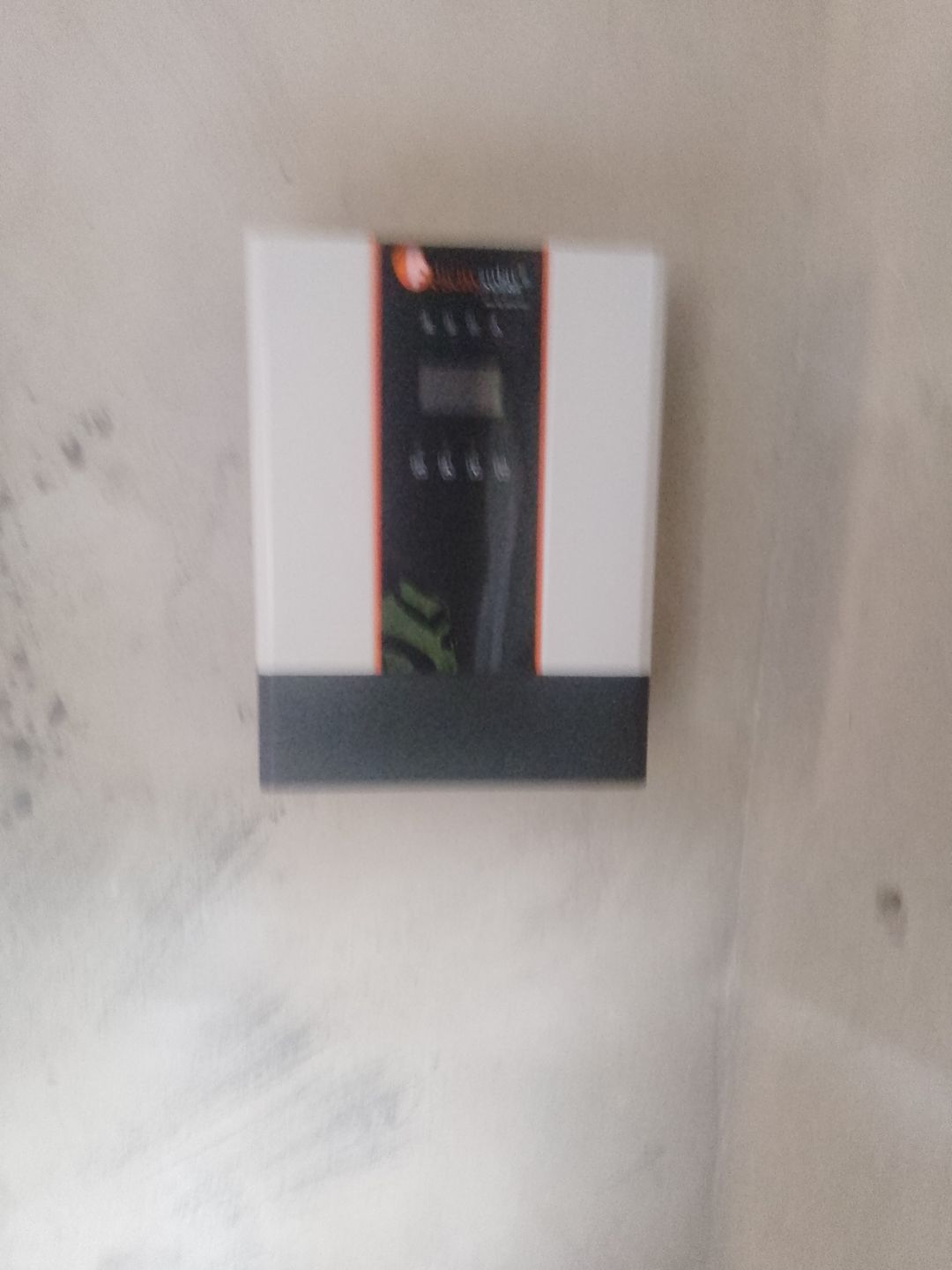 Hybrid inverter 24 volte 