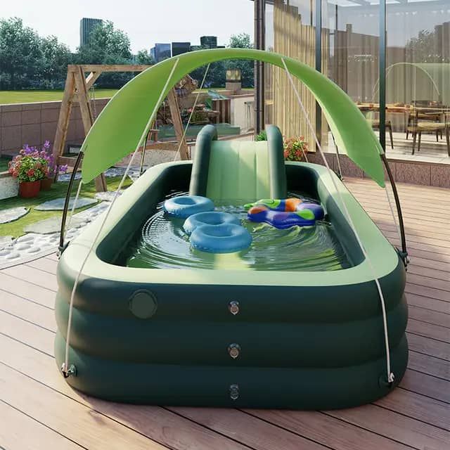 Piscine gonflable en famille