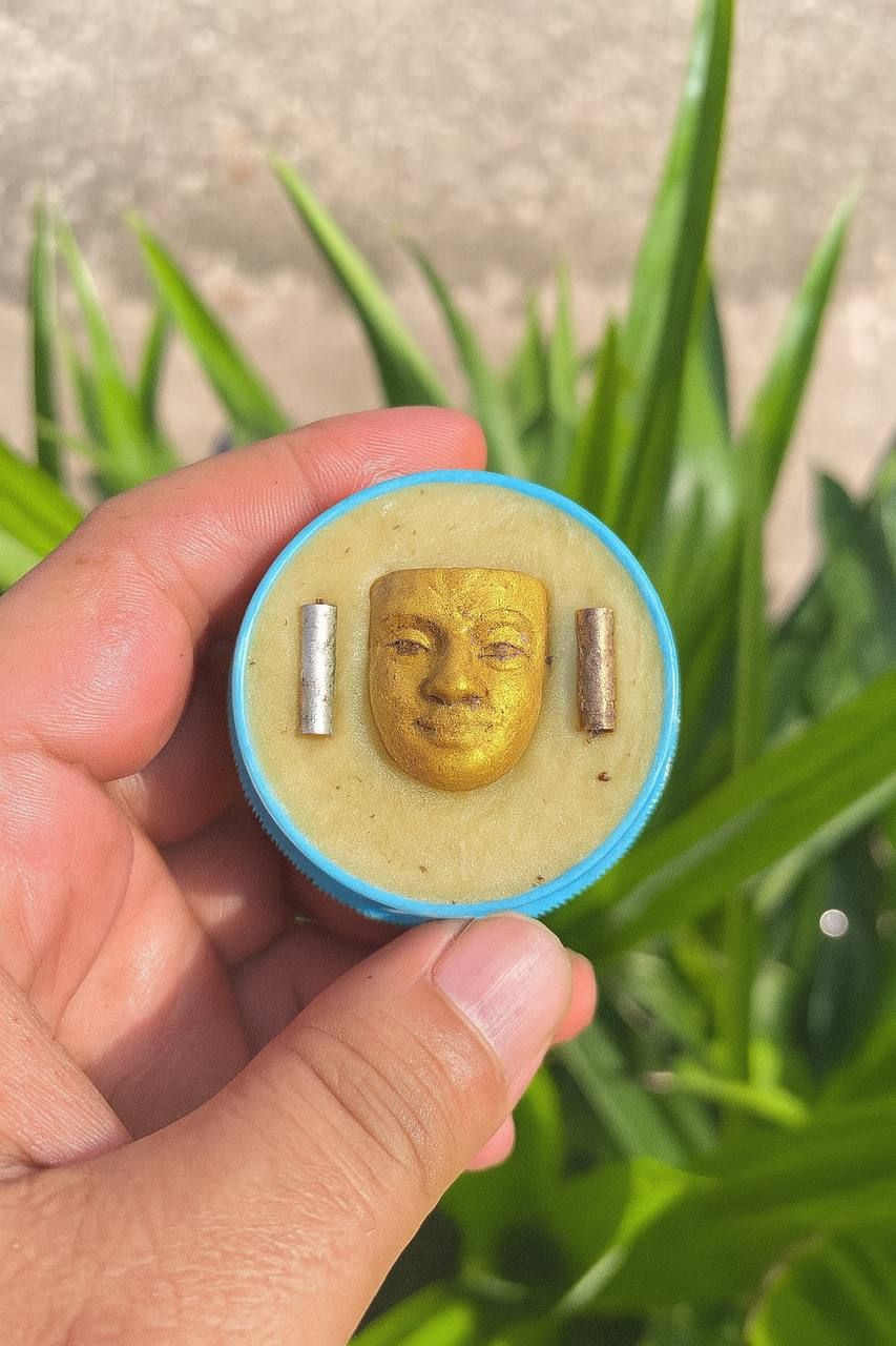 Phra Lak Golden Face Charming Wax