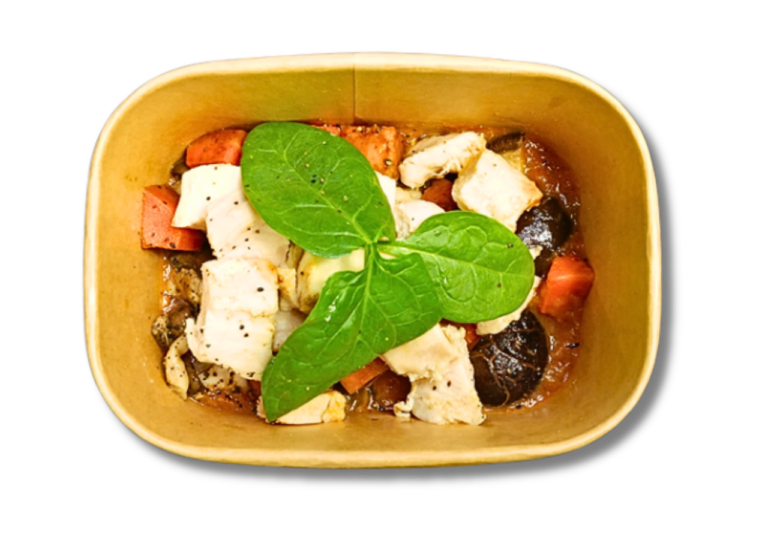 Protein Bowl: Chicken Breast in Roasted Tomato Garlic Puree 