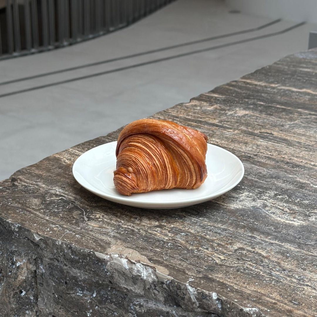 Plain croissant 