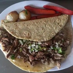 Combo 1 (quesadilla arrachera + agua)