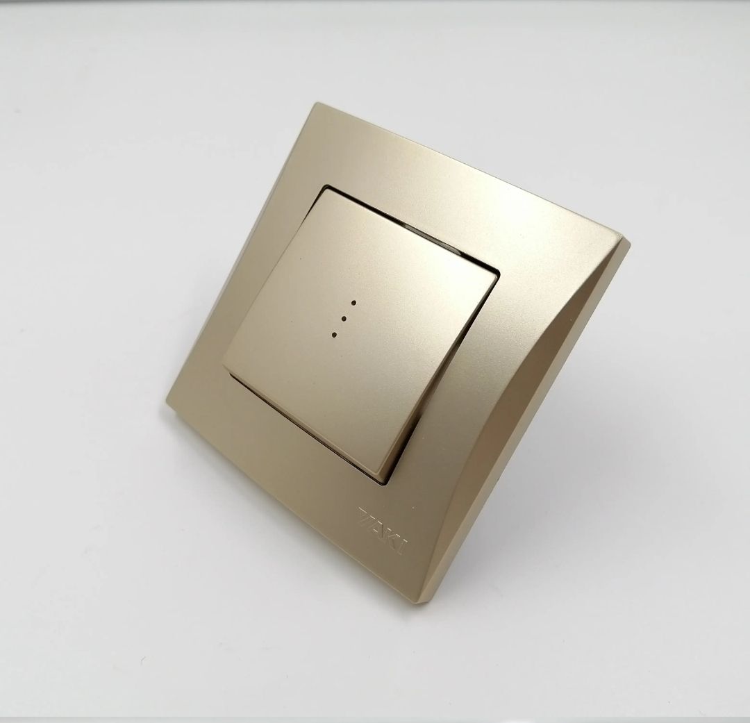 BOUTON POUSSOIR LUMINEUX DORE