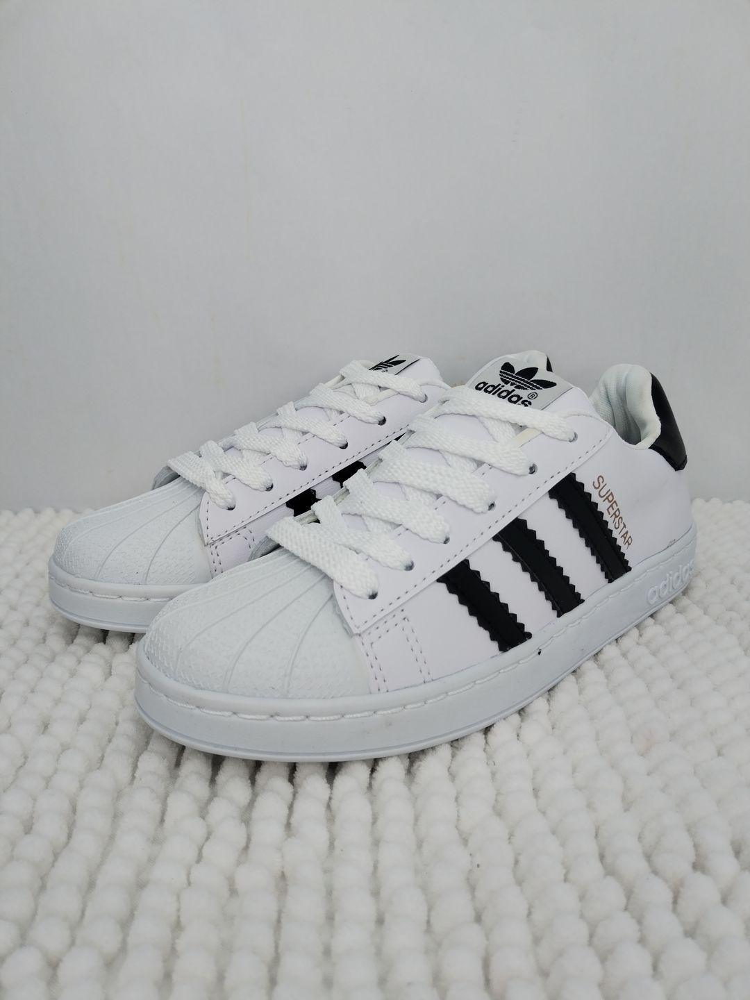 SUPERESTAR