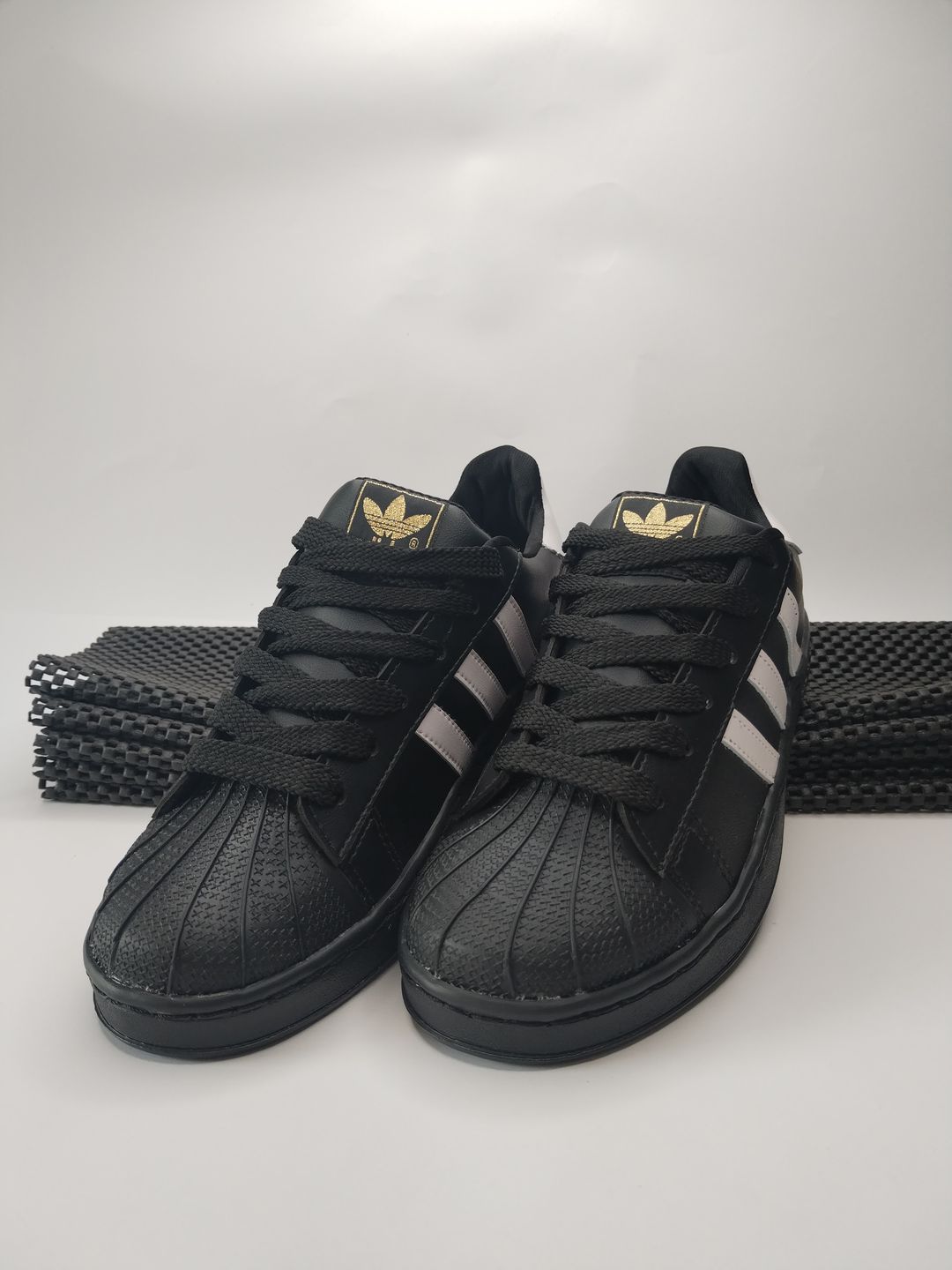 SUPERESTAR NEGRO