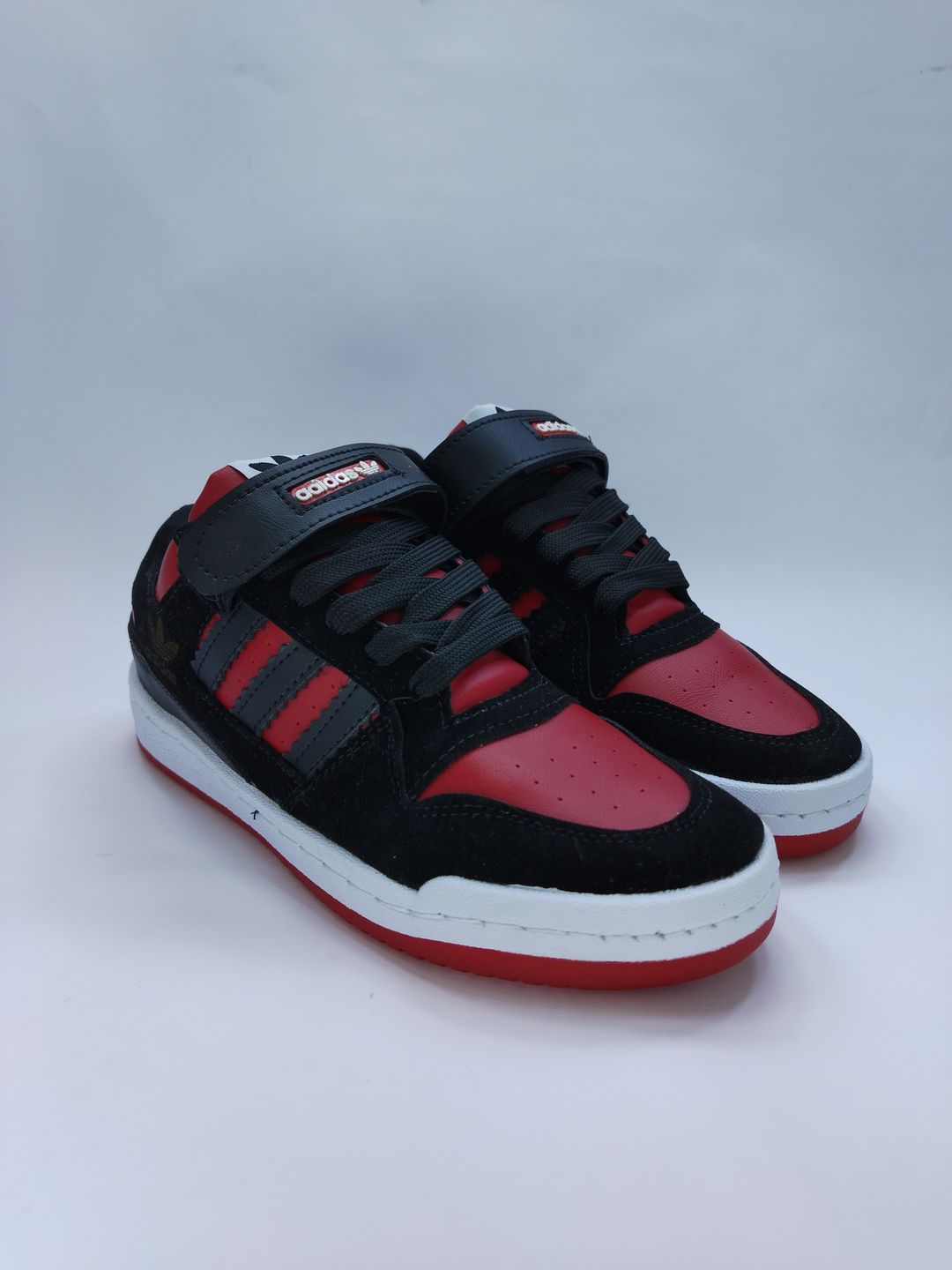 FORUM LOW NEGRO CON ROJO