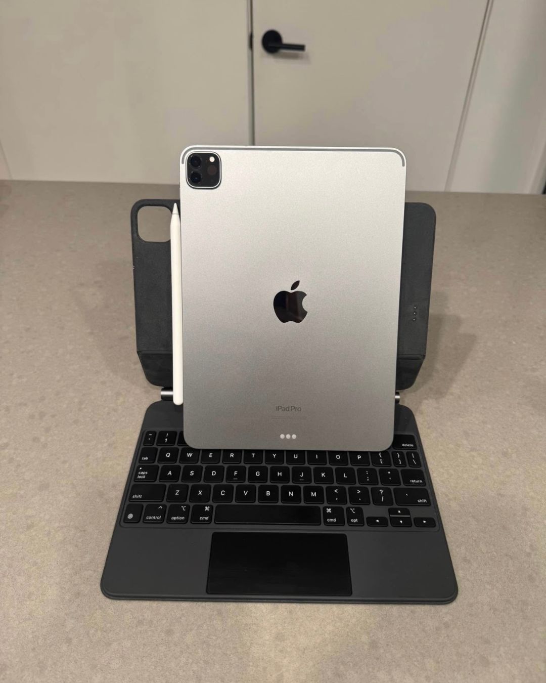  Pack iPad Pro 11” (4e génération) + Magic Keyboard + Apple Pencil 2