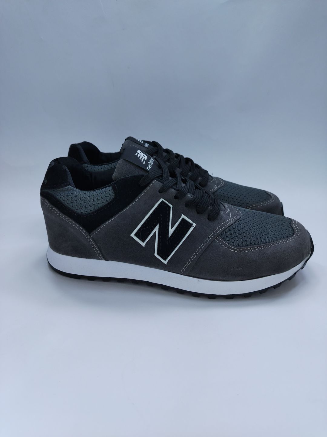 NEW GRIS CON NEGRO