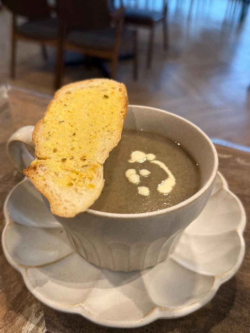 A3. Truffle Mushroom Soup 松露蘑菇濃湯