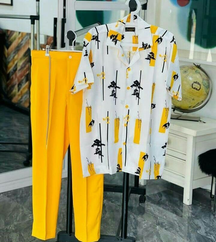Ensemble Chemise Imprimée et Pantalon jaune