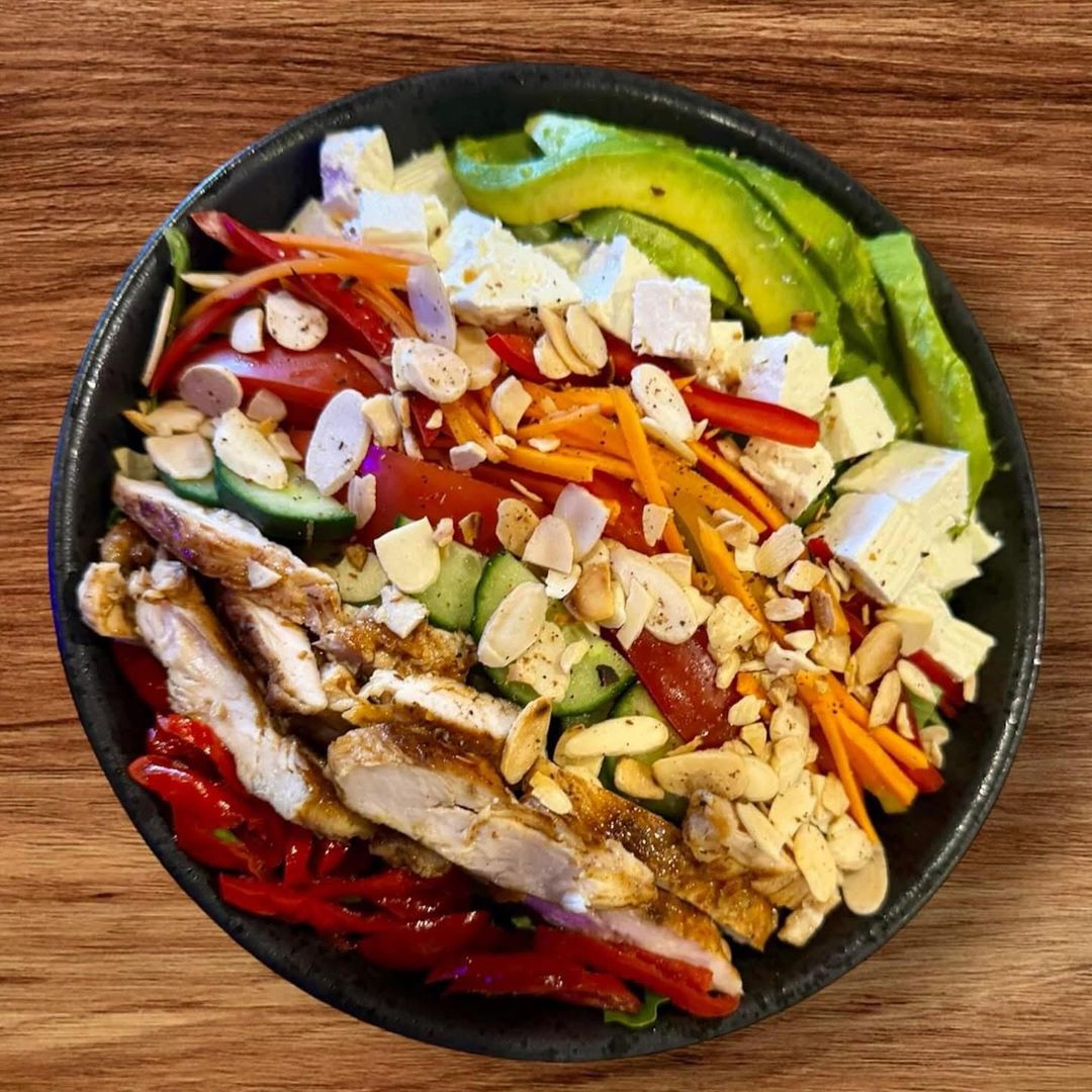 Loaded Chicken & Avo Salad 