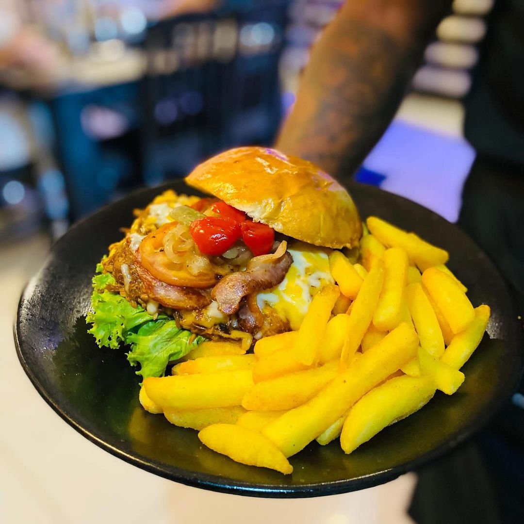 JK’s Roasted Chicken Burger 