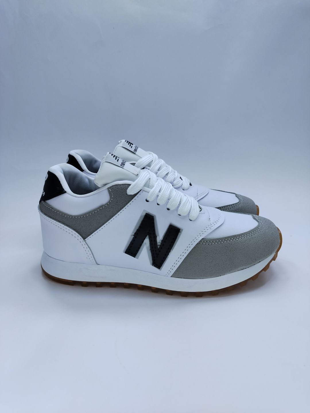 NEW GRIS CON BLANCO