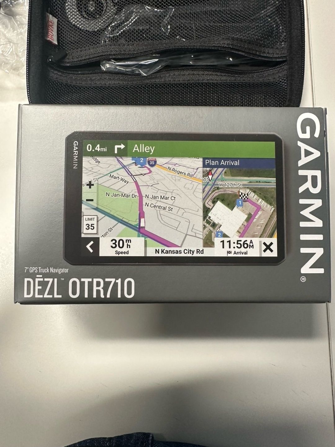 Brand New never used Truck GPS Garmin