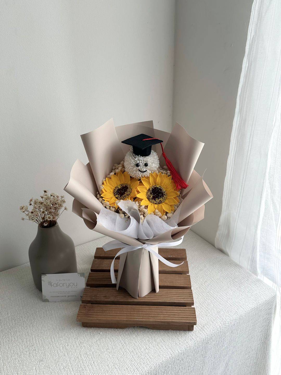 Graduation Ping Pong Bouquet (Baby Breath) 