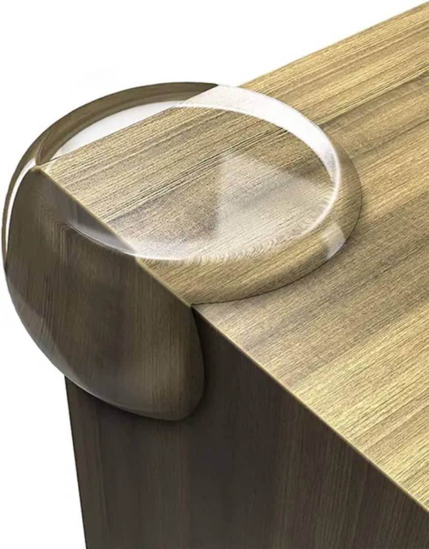 Les protèges coins de table sont une solution simple et efficace pour protéger vos enfants contre tout choc des angles pointus des meubles.