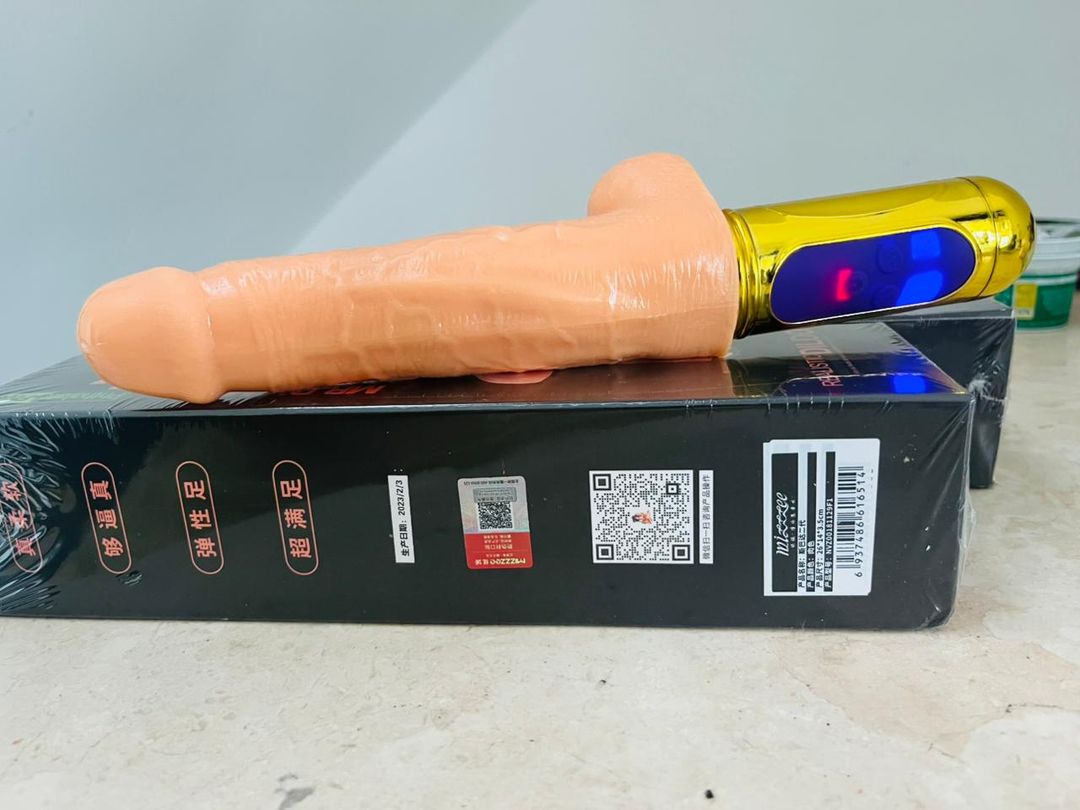  Wireless Silicone Vibrator Dildo Vibrating Automatic Thursting