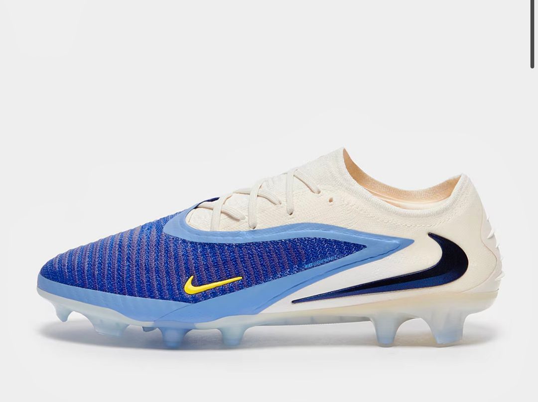 Nike Phantom 
