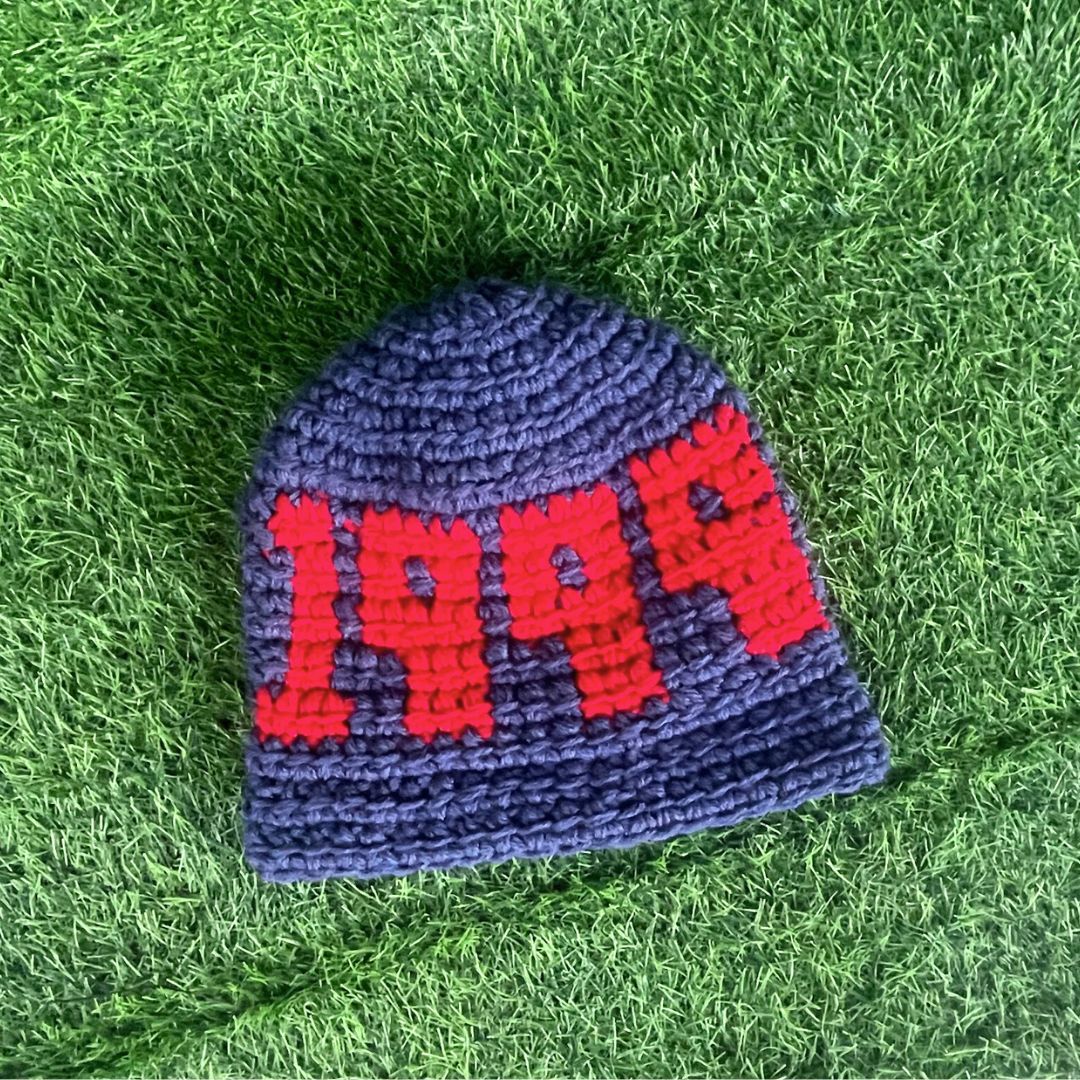 Regular Beanie w/ Graphic Letters