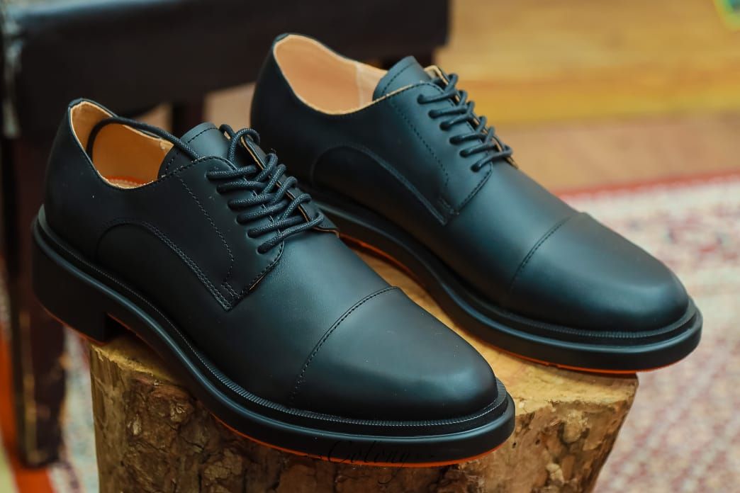Black Oxford shoes 