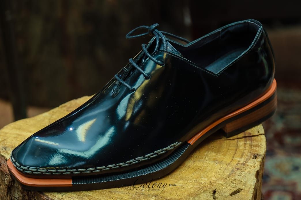 Black formal shoe