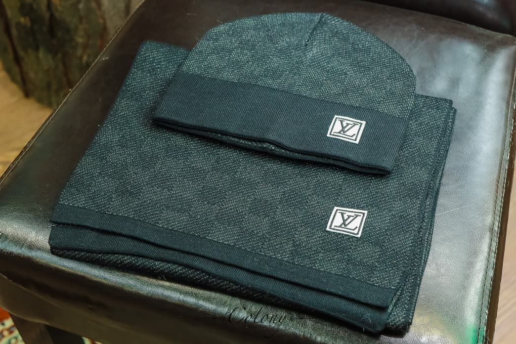 Beanie & scarf 