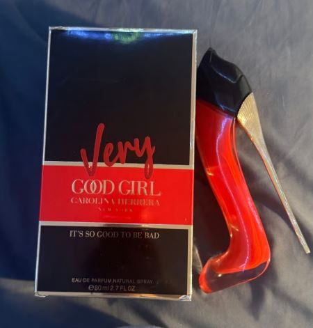 Very Good Girl (It's good to be bad) - Carolina Herrera 