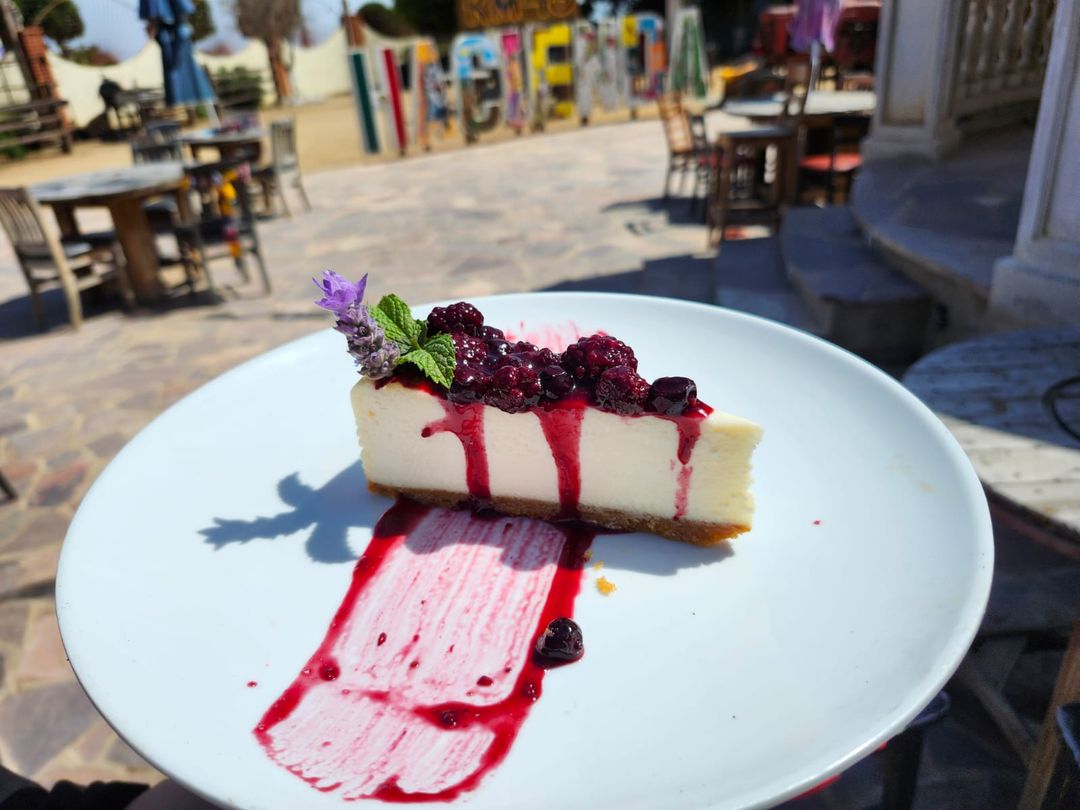 Cheesecake de Frutos Rojos (Cheesecake w/ Red Fruit)