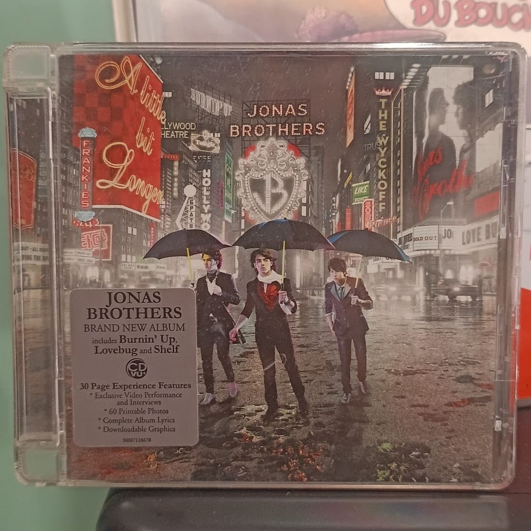 Jonas Brothers - A Little Bit Longer