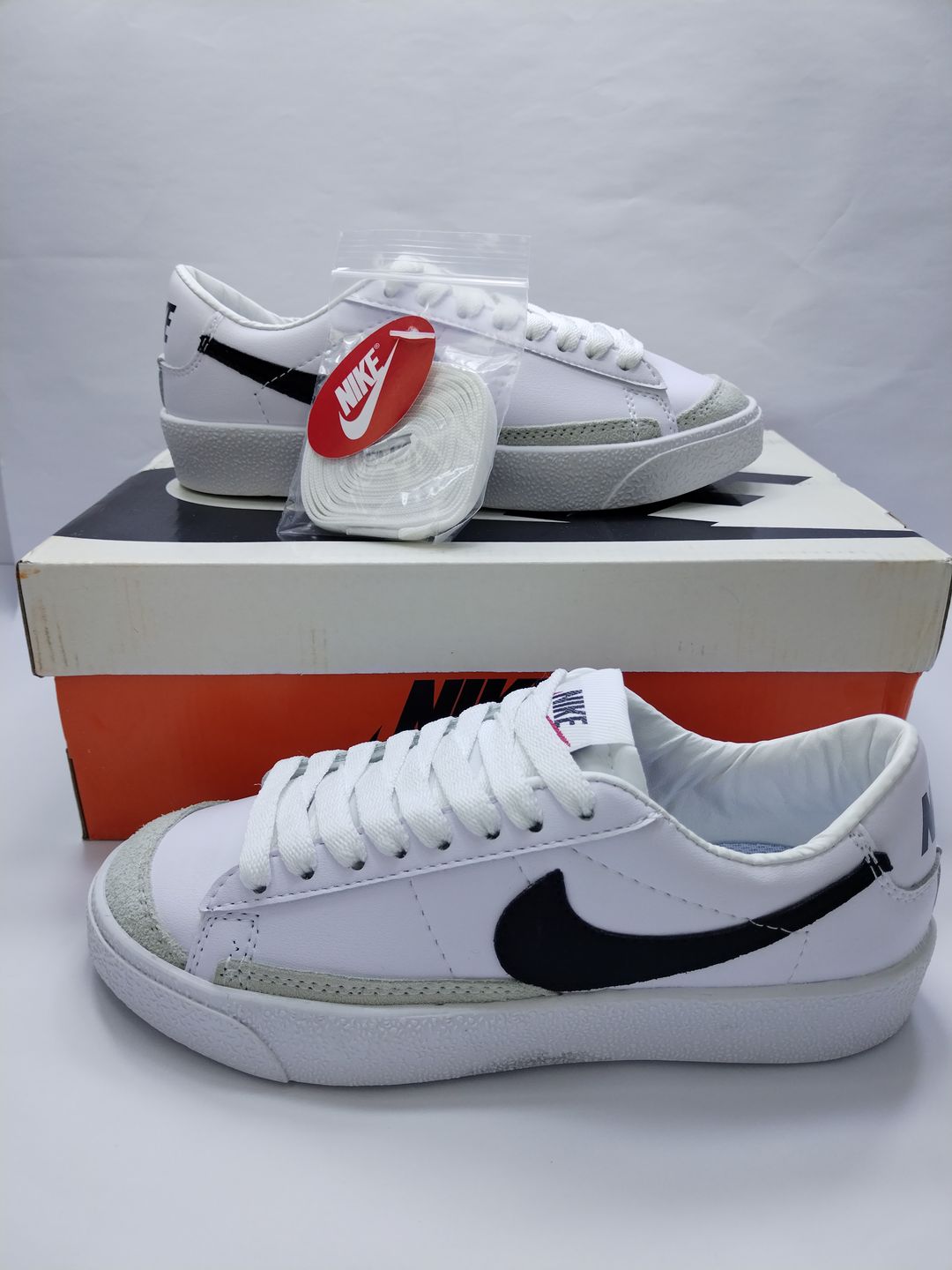 BLAZER MID