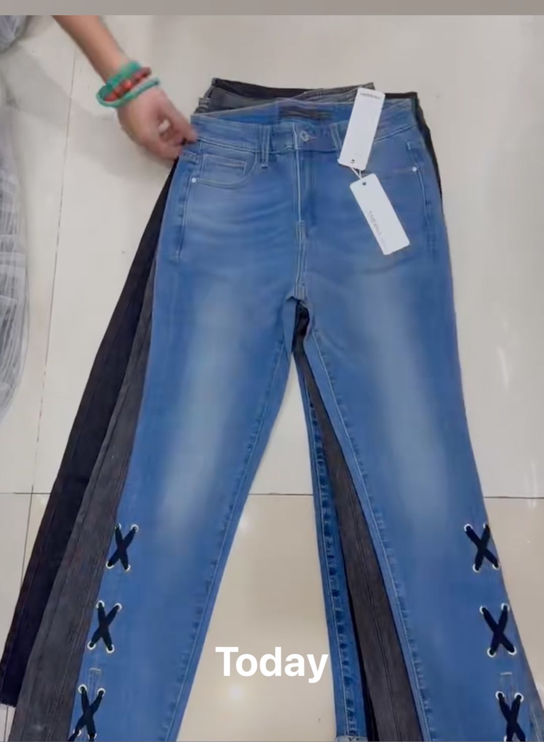 Ladies mixed Jeans 1900 min 100pcs