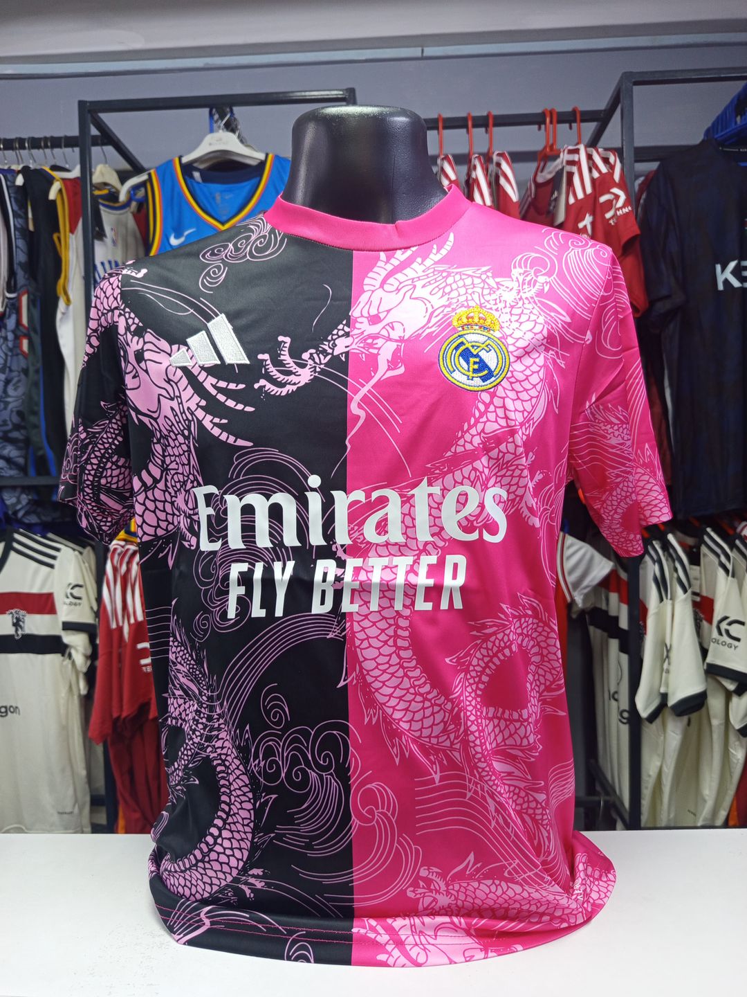 Real Madrid Dragon rose Noir  25/26