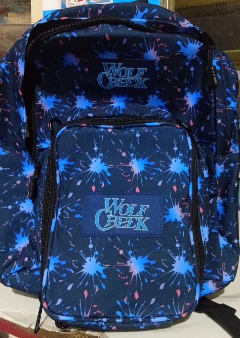 Wolf creek school bag with lunch kit 